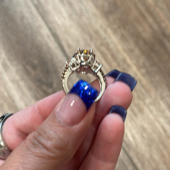 Vanna K for Bella Luce Beautiful Ring - Picture 5 of 9